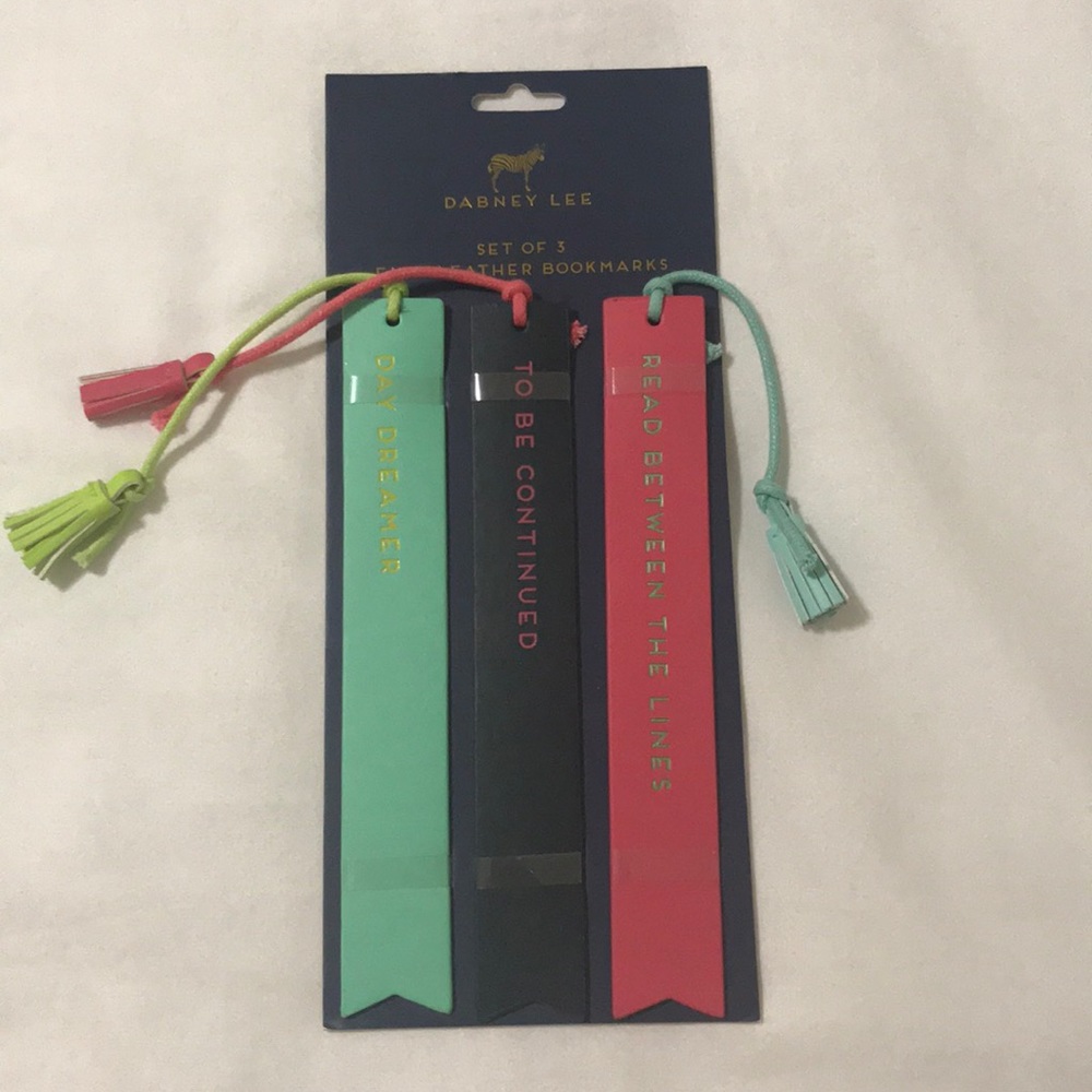 🦓 Dabney Lee Set of 3 Faux Leather Bookmarks - Picture 2 of 6